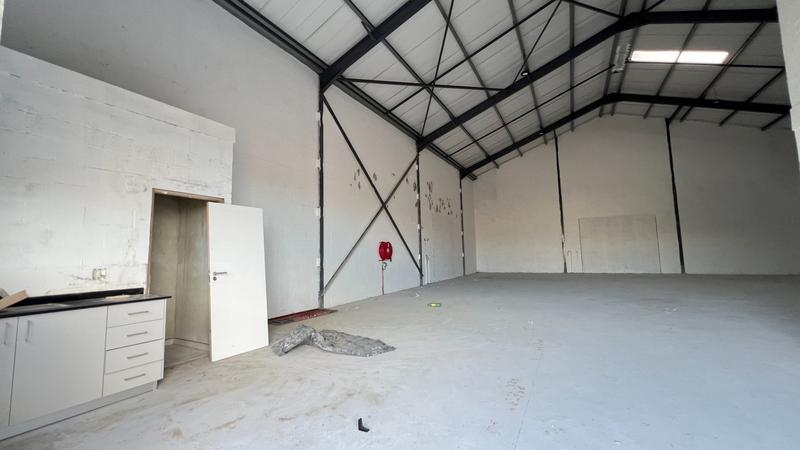 To Let commercial Property for Rent in Killarney Gardens Western Cape